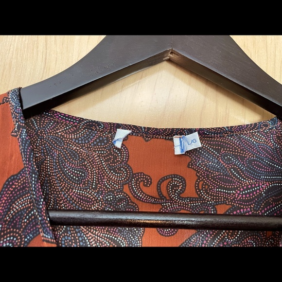 Sleeveless A-line cross silk blouse - Picture 5 of 5